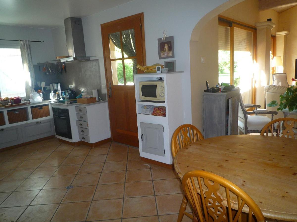 L'Atelier Des Coudelieres Bed & Breakfast Le Thor Exterior photo